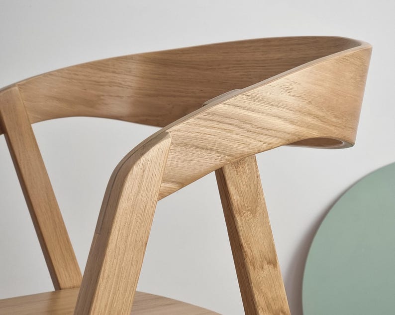 oak wood and oak-vennered plywood chair armrest; very sturdy chair ; esszimmerstuhl aus holz, holz stuhl
