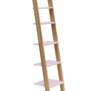 Op de afbeelding: Een lichtroze ladderschap met vier planken en natuurlijke houten zijkanten.