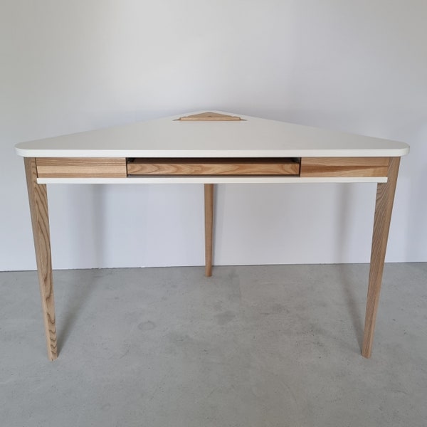 Bureau D'angle en Frêne ASHME Avec Plateau Pour Clavier | L114 x P85 cm