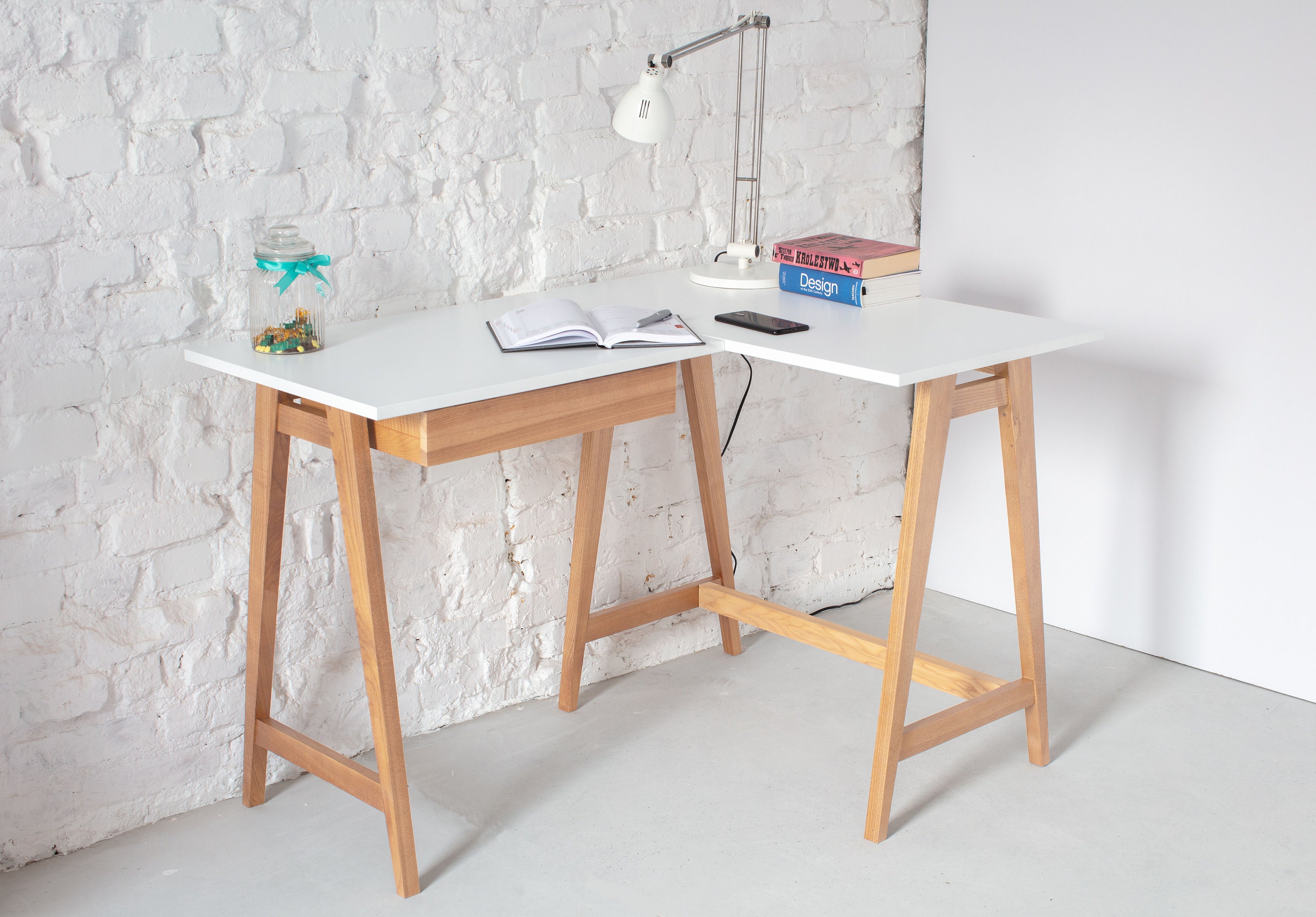 Petit Bureau d'angle LUKA Pieds en Frêne -  France