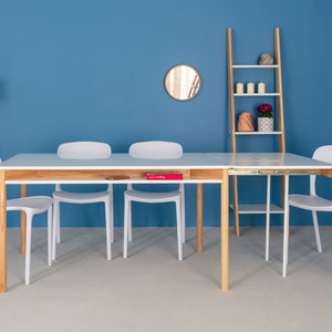 ZEEN Uitschuifbare tafel met plank poten van natuurlijk hout, opslag voor extra bladen afbeelding 1
