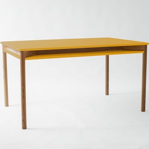ZEEN Uitschuifbare tafel met plank poten van natuurlijk hout, opslag voor extra bladen broom yellow