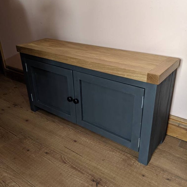 storage bench with doors