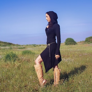 Schwarzes Kleid für Frauen, Hoodie Kleid, Festival Kleidung, Schwarze Tunika, Boho Kleid, Frühlingsmode, Asymmetrisches Kleid, Tribal Kleidung, Pixie Kleid