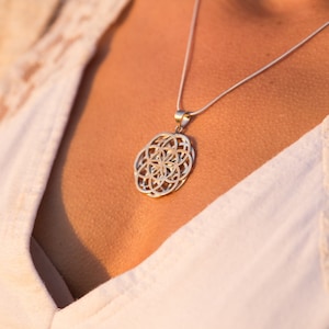 Flower Of Life Pendant // Geometric Pendant Necklace  // Sterling Silver Sacred Geometry pendant // Mandala // Sterling Silver Necklace