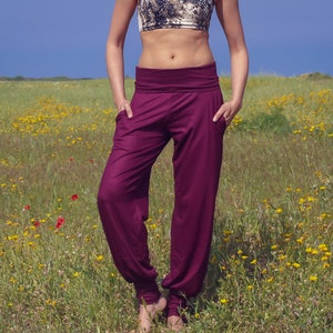 Yoga Pants for Women, Boho Pants, Harem Pants, Loose Fit, Wide Trousers, Comfy Pants, Travel Pants, Pants with Pockets, Purple Pants.