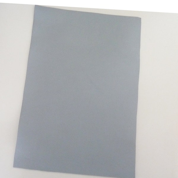 morceau de cuir 10 x 15 cm gris clair