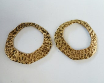 2 flat bronze hammered rings 5 cm