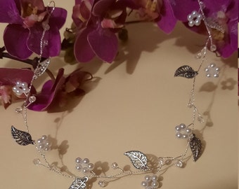 Silver Leaf and Pearl Design Hair vine. Wedding hair accessories for bride or bridesmaid. Party hair accessory. Bridal hair. Tiara