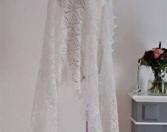 Châle dentelle "Petit rombe blanc" en mohair blanc sur soie tricoté à la main, l'étole de mariage