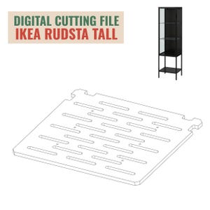 Może przedstawiać: Czarna metalowa półka z półkami szklanymi. Półka jest zaprojektowana do dopasowania do szafki IKEA RUDSTA TALL. Obraz przedstawia cyfrowy plik do cięcia dla półki.