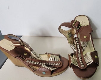 Curfew Womens Wedge Sandals Brown & Gold Size 7m Straps Tuscan