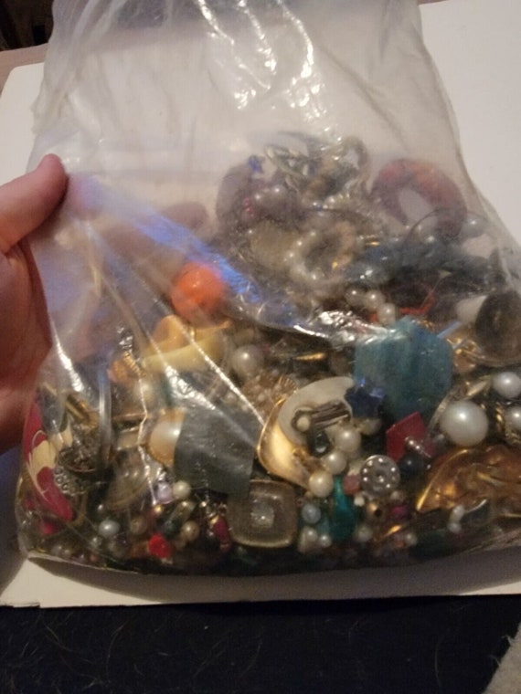 Vintage 4lb Lot Of Crafting Jewelry Misc Mismatch… - image 5