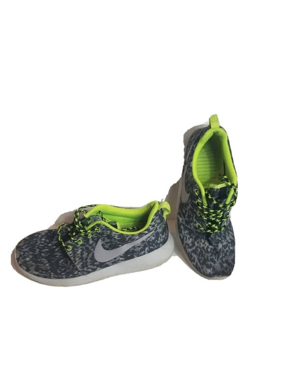 Nike Womens Shoes Size 8 Gray Volt Lighting Green -