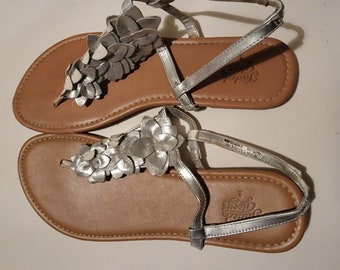 Womens Sandals Silver Straps Size 9