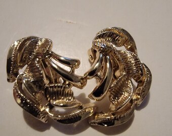 Vintage Clip On Earrings Leaves Gold Tone