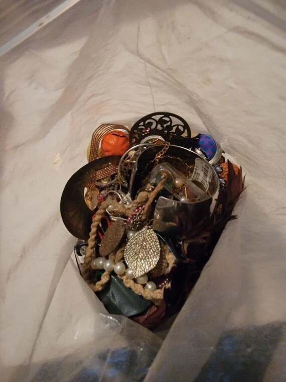 Vintage 4lb Lot Of Crafting Jewelry Misc Mismatch… - image 2