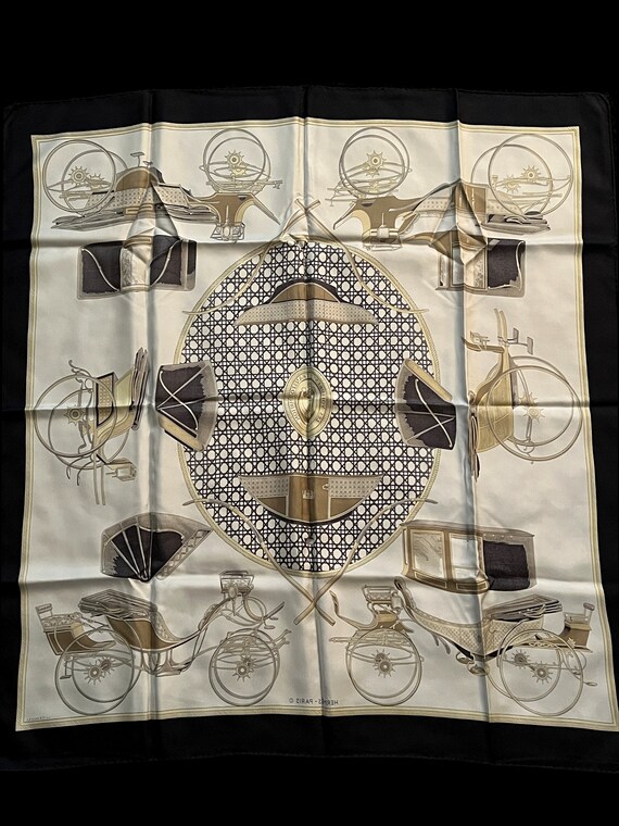 Carré Hermès Les Triples - Foulard Occasion, Couleur Jaune, Pour Femme