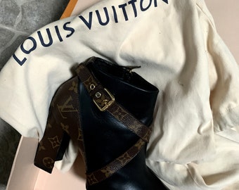 Stunning Louis Vuitton LV Monogram Statement Boots 