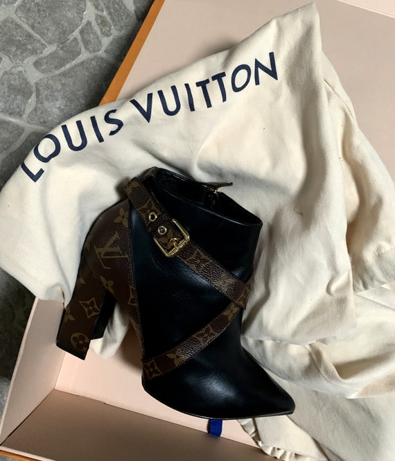 Stunning Louis Vuitton LV Monogram Statement Boots 