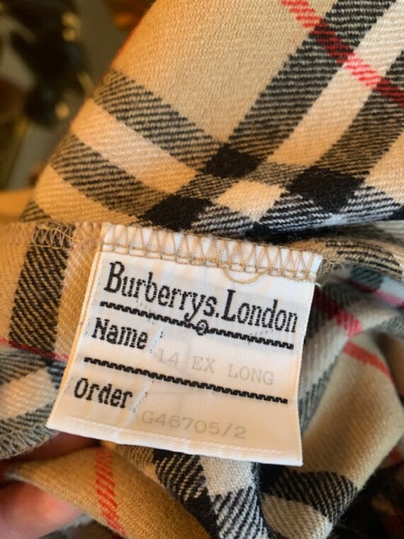 Actualizar 95+ imagen burberry labels difference Abzlocal.mx