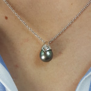 Tahitian pearl and diamond pendant, 14K white gold - Chain not included
