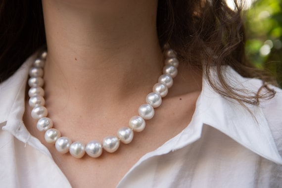Beautiful South Sea pearl necklace - high quality… - image 6