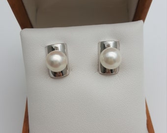 Pearl earrings - 14K white gold and Japanese pearl stud earrings