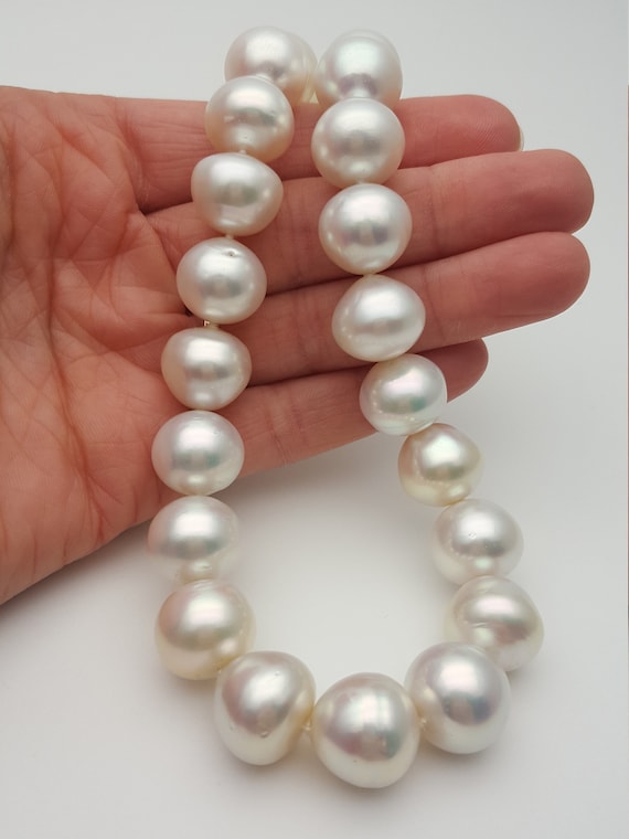 Beautiful South Sea pearl necklace - high quality… - image 3
