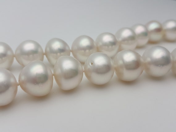 Beautiful South Sea pearl necklace - high quality… - image 7