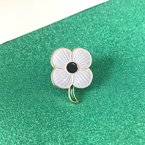 Limited 2019 Remember Victim World War Army White Poppy Brooch Enamel Pin Badge