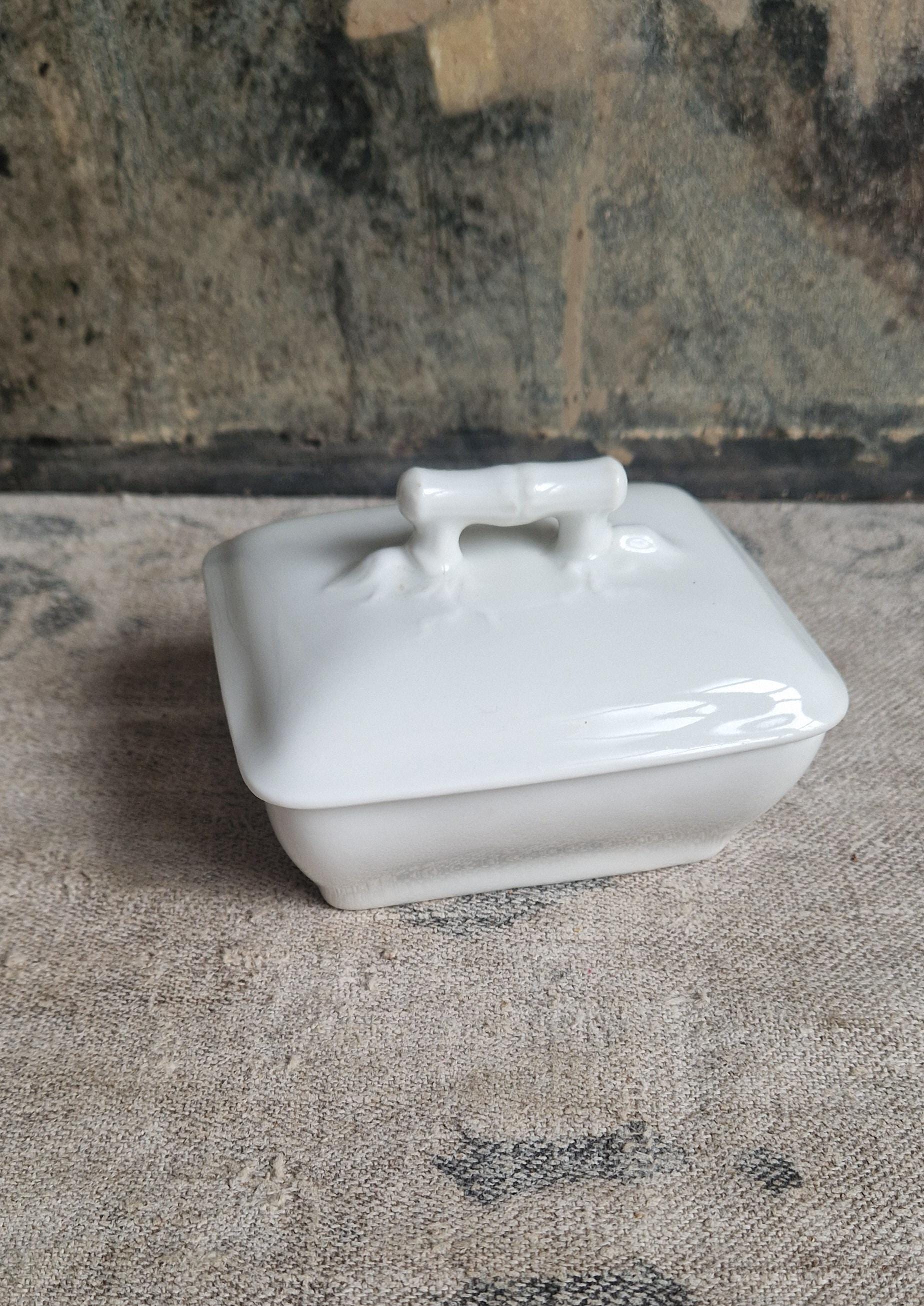 Saboneteira antiga feita de porcelana por volta de 1900, vintage surrado da França