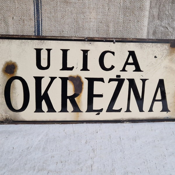 Altes Straßenschild Ulica Okrezna Krakow aus Emaille Shabby vintage Poland