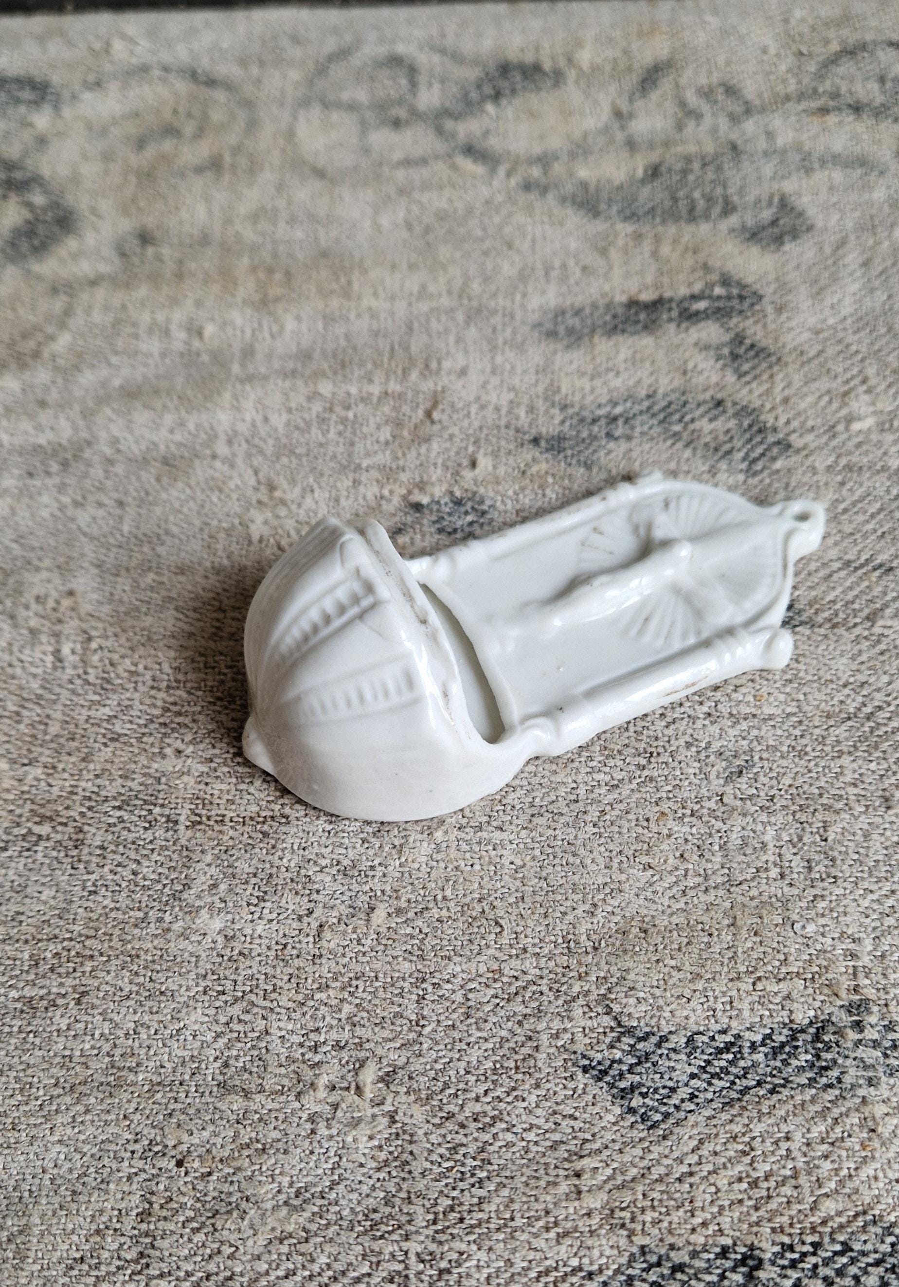 フランス製シャビーヴィンテージの磁器製アンティーク聖水鉢聖水入れ