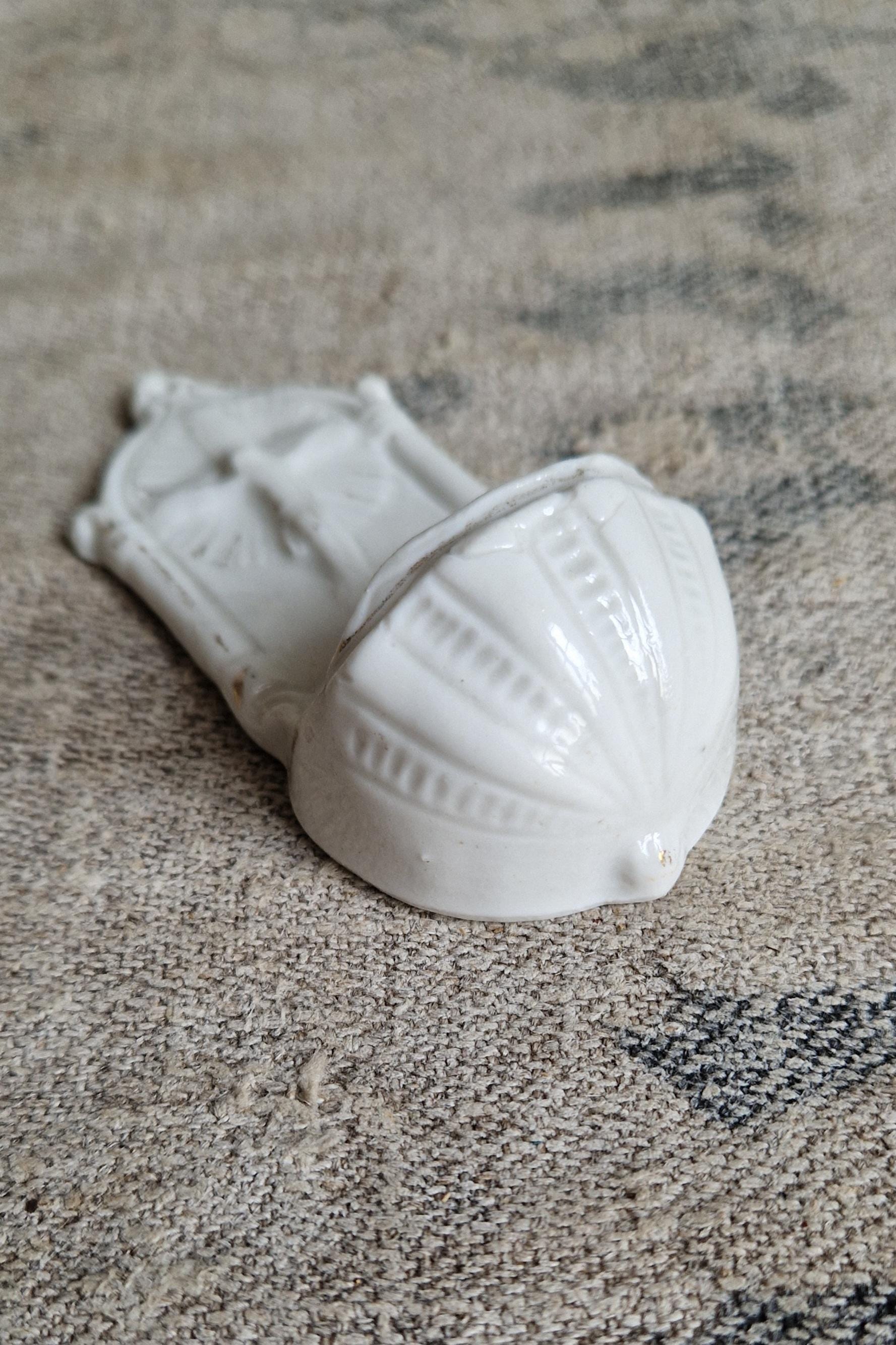 フランス製シャビーヴィンテージの磁器製アンティーク聖水鉢聖水入れ