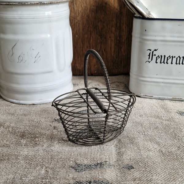 Wire basket egg basket salad basket wire fil de fer miniature collector's item shabby vintage from France rare