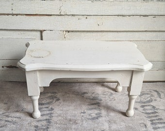 Hocker Schemel mit Altlack aus Holz Shabby vintage antik aus Frankreich