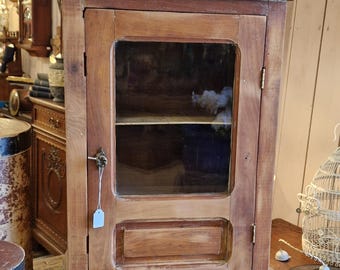 Armario de boticario antiguo, botiquín, armario de madera, estilo shabby chic vintage circa 1920, decoración vintage francesa