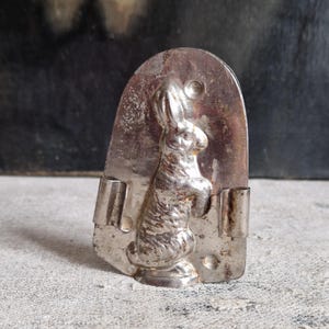 Antico stampo per cioccolato con patina di coniglio, cioccolato shabby vintage numerato dalla Francia