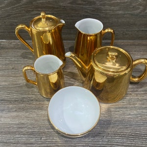Amazing Royal Worcester Teapot, Water Jug Milk Jugs & Sugar
