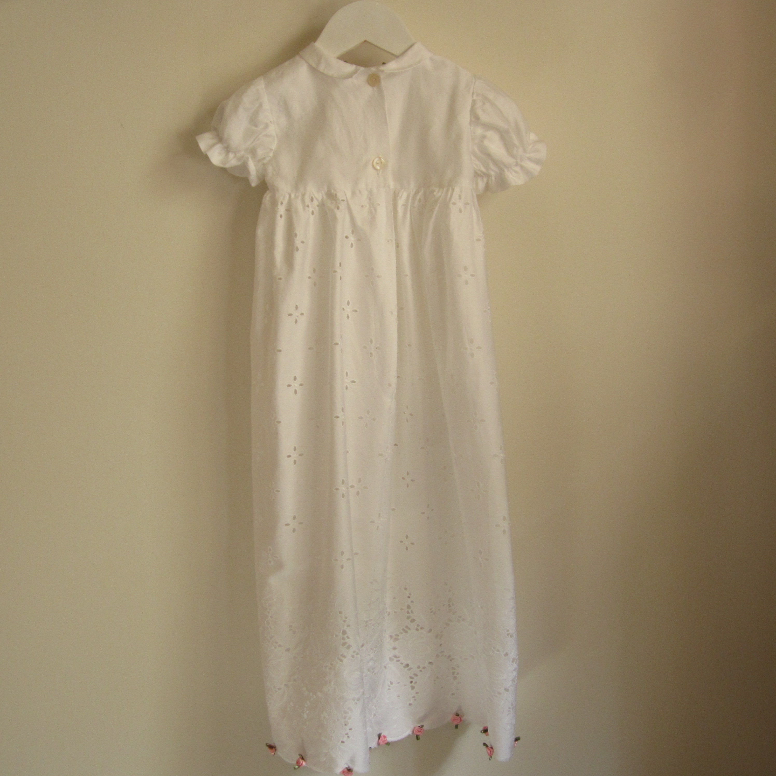 Robe De Baptême Ancienne En Coton Brodé - Longue - Broderies De Roses - Taille Enfant - Très Bon état