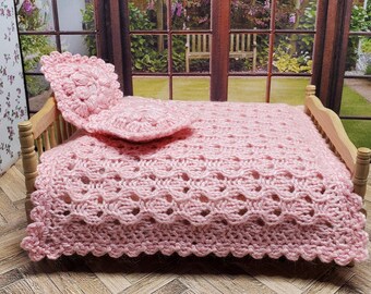 New handmade (knitted) set (throw blanket and 2 cushions) for 1:12 scale dollhouse, blanket size 6x6", cushion size 2x2"