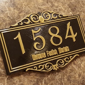 Personalisierte Haunted Mansion Themed Adressschild mit Willkommen Dumme Sterbliche (von Disney inspirierte Home Decor Prop Replica)