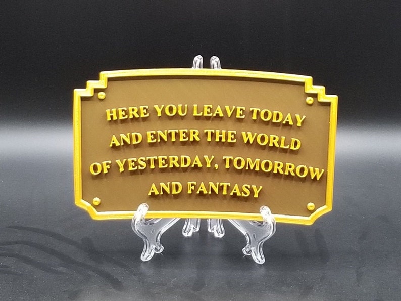 Here You Leave Today Disneyland-Eingangsschild Dual-Braun/Gold-Farbe Disney-Prop-inspirierte Nachbildung Bild 1