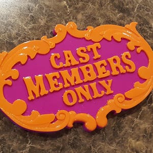 Réplica de placa/letrero inspirado en Toon Town, solo para miembros del elenco
