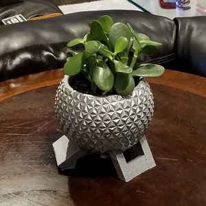 EPCOT Spaceship Earth Planter ( Disney World Inspired Geometric Planter ...