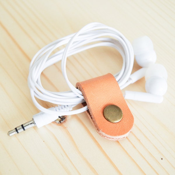 Cord Clip in Russet > Solid Brass Snap > Full Grain Leather > Cord Keeper > Cord Organiser > Antique Brass Snap > Ear Bud Organiser