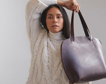 Large Signature Bag In Dark Brown > Leather Tote > Vegetable Tanned Leather Tote > English Bridle Tote > Hand Stitched Leather Bag > Copper