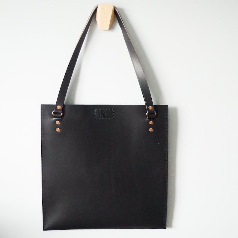 DITC Tote in Black Vegetable Tanned Leather English Bridle Leather Laptop Bag Square Tote Veg Tan Bag Black Leather Tote 画像 8