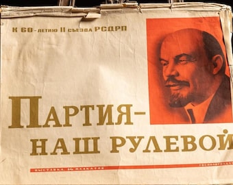 Stara książka dużych plakatów propagandowych socjalistycznych